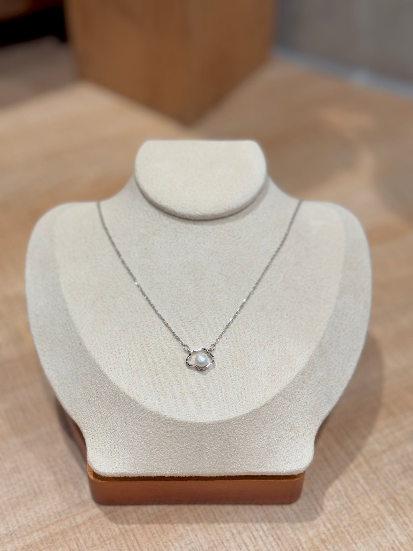 白雲淡水小珍珠頸鏈