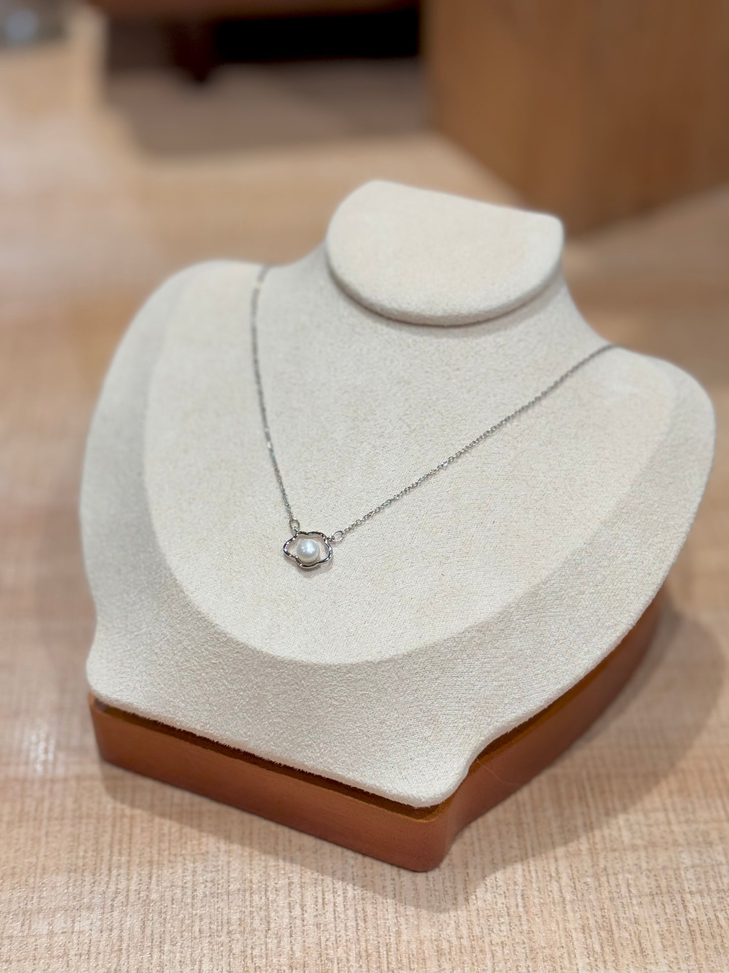 白雲淡水小珍珠頸鏈