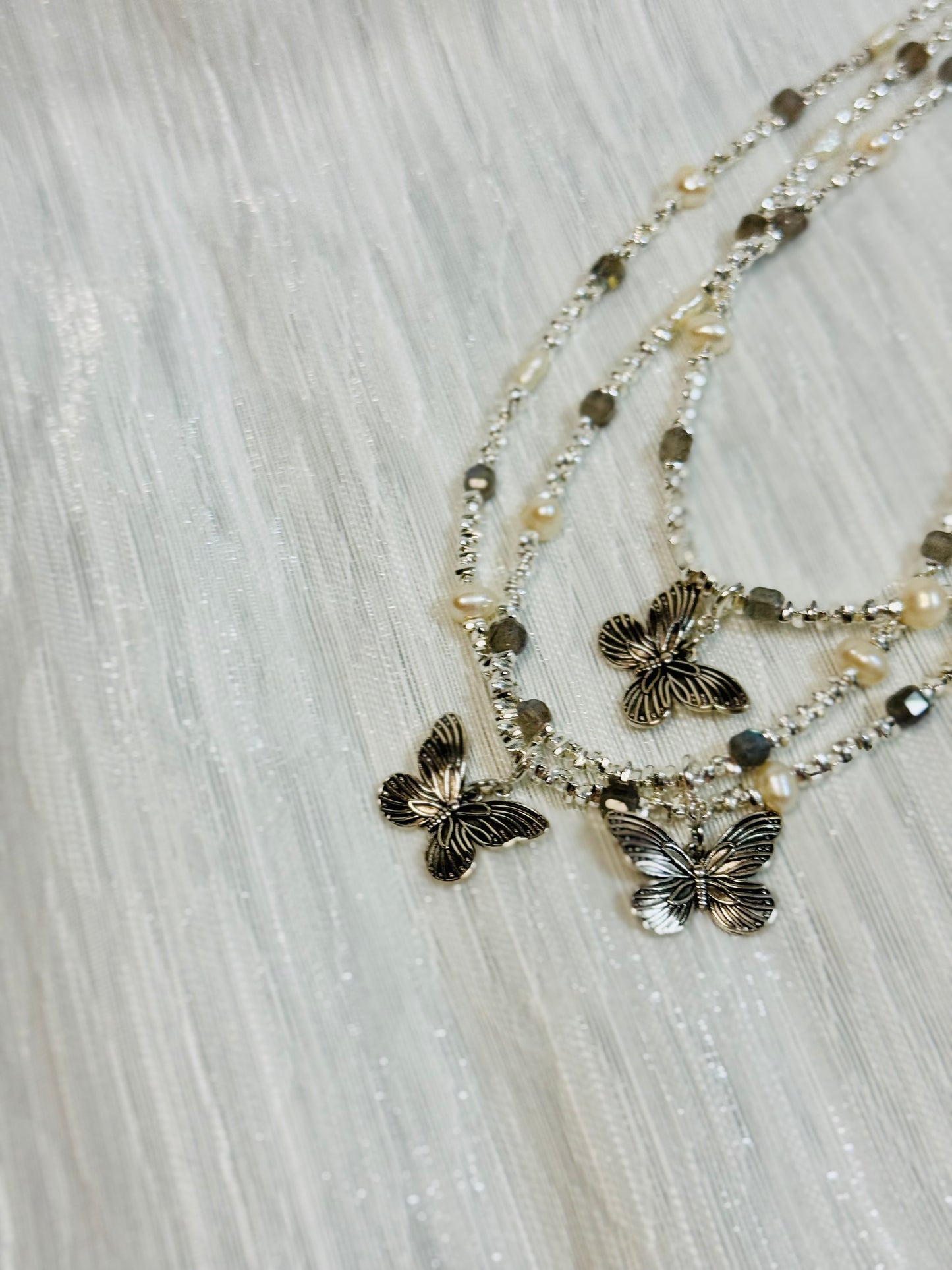 灰月光x蝴蝶珍珠頸鏈