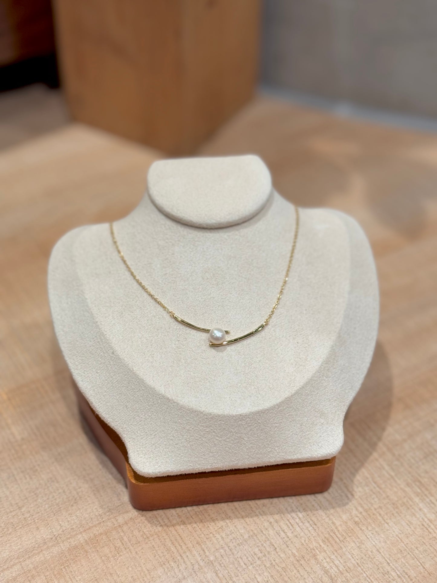 Connected | Floating Freshwater Pearl Necklace