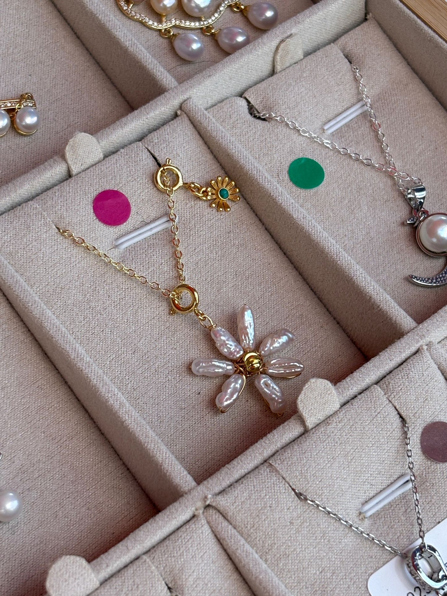 Peaceminusone👐手工繞線珍珠小雛菊頸鏈